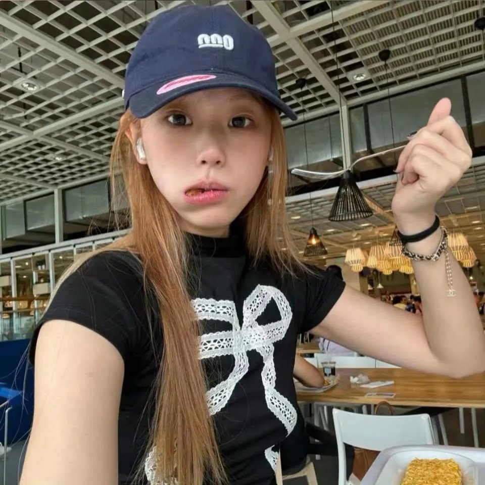 我还在梦中 封面